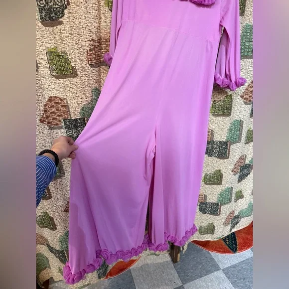 Vintage 1960s RARE Pink Ruffled Loungewear Jumpsuit - Picture 5 of 12